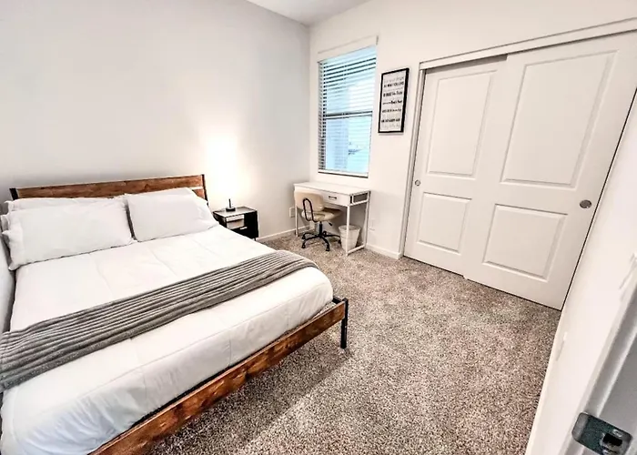 New 4br Pool, Golf Skydive Az