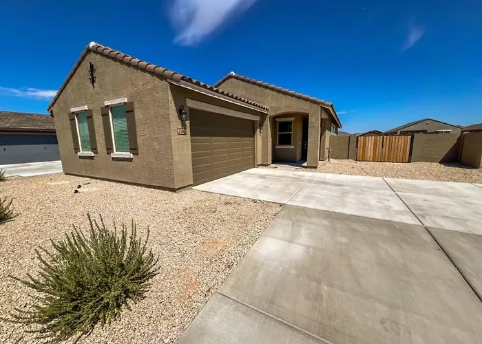 New 4br Pool, Golf Skydive Az