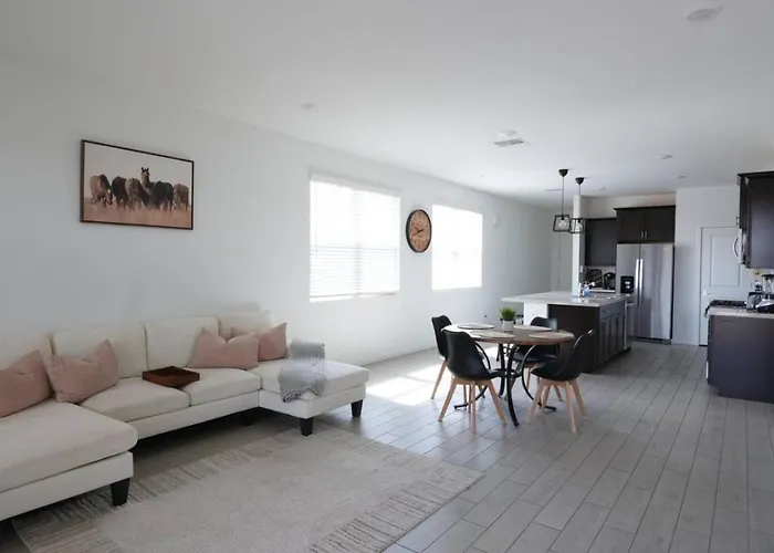 New 4br Pool, Golf Skydive Az Casa Grande
