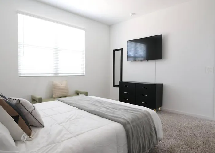 New 4br Pool, Golf Skydive Az Holiday home