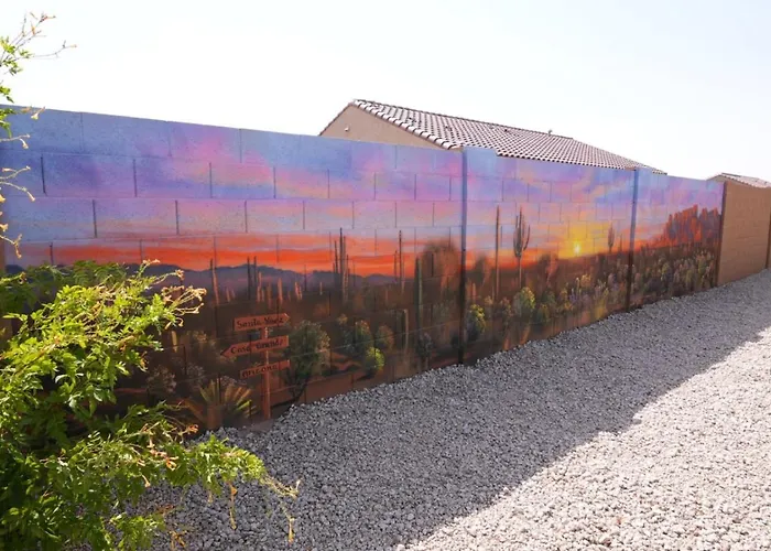 Holiday home New 4br Pool, Golf Skydive Az